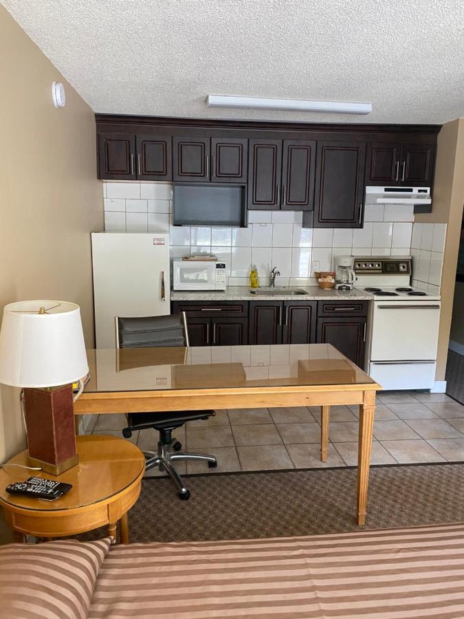 Twin Creeks Motel Lumby ภายนอก รูปภาพ